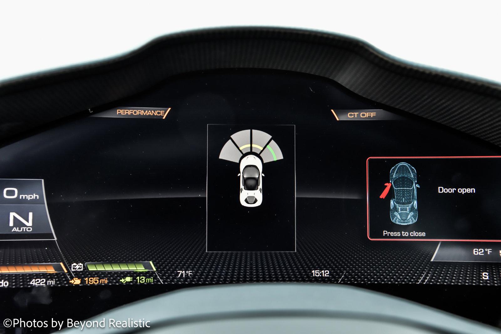 Display curvo, la sorpresa hi-tech della Ferrari SF90 Stradale